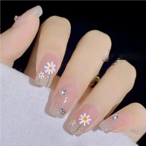 Daisy Diamante Nais Ffug Gorau